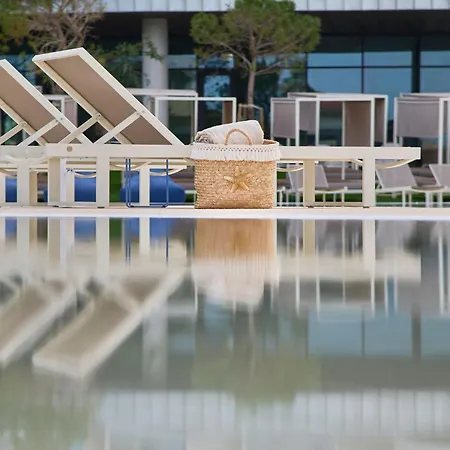 Hotel The Editory By The Sea